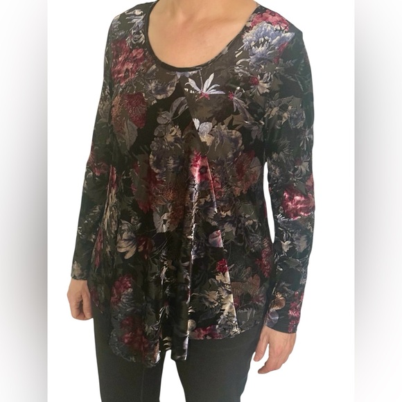 Cupio Tops - Velour knit / smooth sheen Floral Blouse